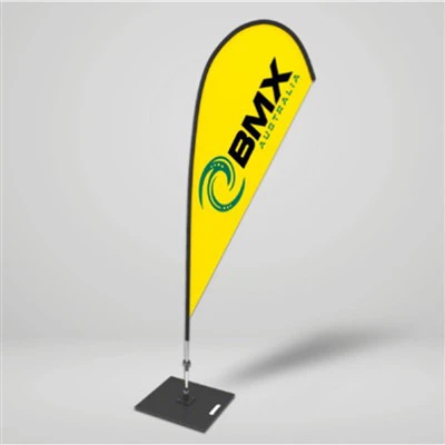 Comment transporter un drapeau en forme de larme en toute sécurité ?